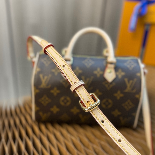 ルイヴィトンバッグ角部分ディテール